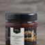 Der Zwetschgen-Zimt-Aufstrich vereint die saftig-süßen Zwetschgen mit der warmen, aromatischen Würze von Zimt zu einer einzigartigen Kombination. Die fruchtige Süße der Zwetschgen wird perfekt von der intensiven Zimtnote ergänzt, die dem Aufstrich eine gemütliche, fast winterliche Atmosphäre verleiht. Dadurch wird jeder Bissen zu einem besonderen Erlebnis. Ideal für Brot oder Gebäck. In einem Drehverschluss mit schöner Etikette.